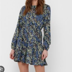 Jacqueline De Yong MiaLong Sleeve Short  Ditsy Floral Prin